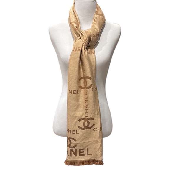 🆕 Chanel Brown Web Striped CC Jacquard Knit Wool & Silk Scarf🧣 - Picture 4 of 6